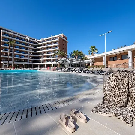 California Garden 3* סאלו