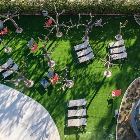 California Garden 3* סאלו