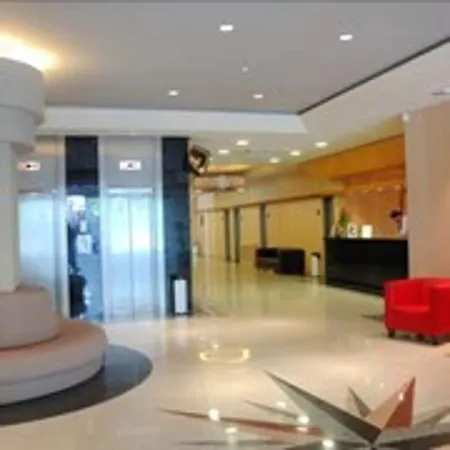 California Garden מלון 3*