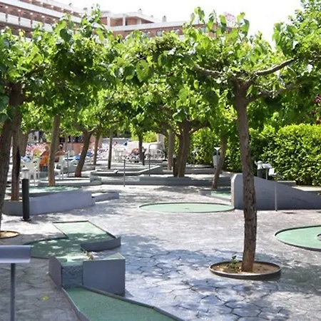 California Garden 3* סאלו